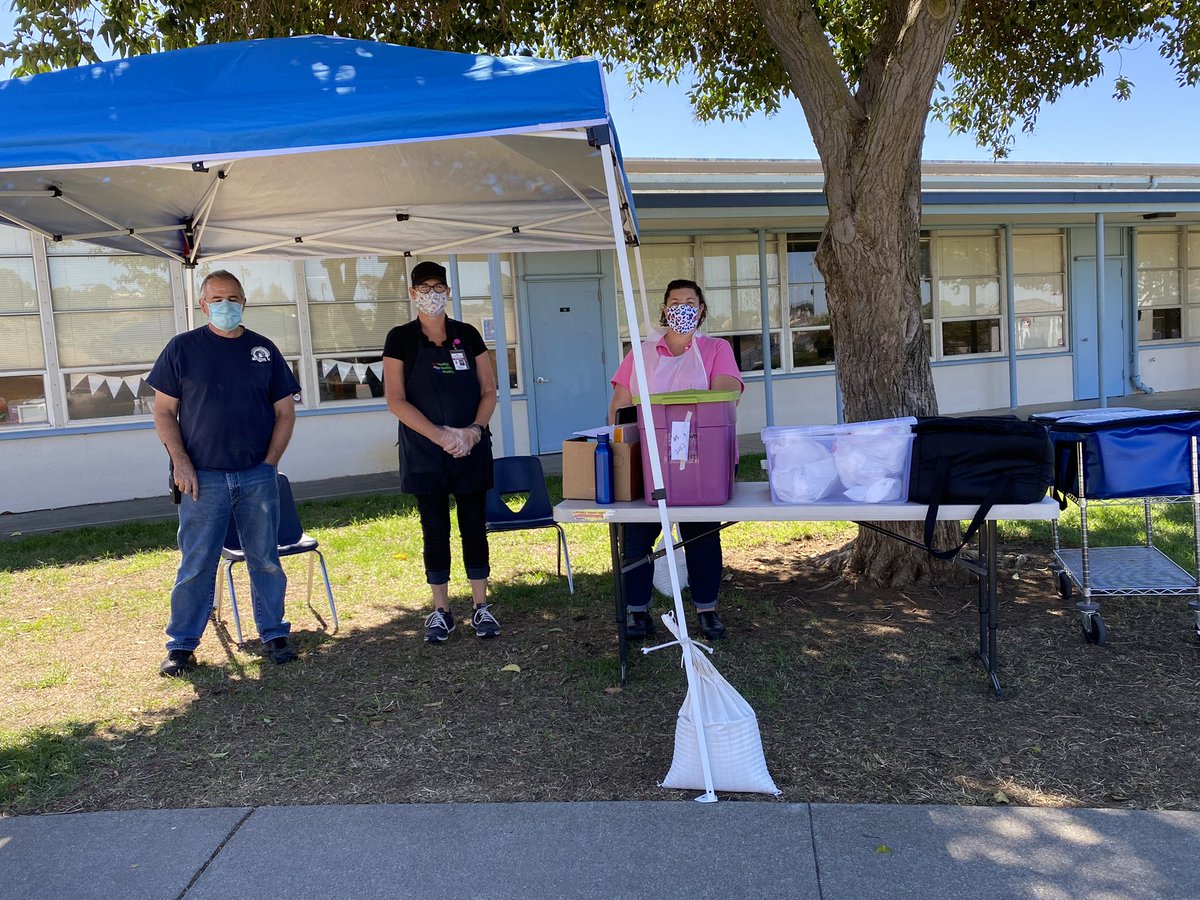 Benicia Unified Amazing Food Service staff at Farmar School ready for parents to pick up meals. Farmar custodian is here to help them. Thank you so much for your service! We greatly appreciate you!!!!!