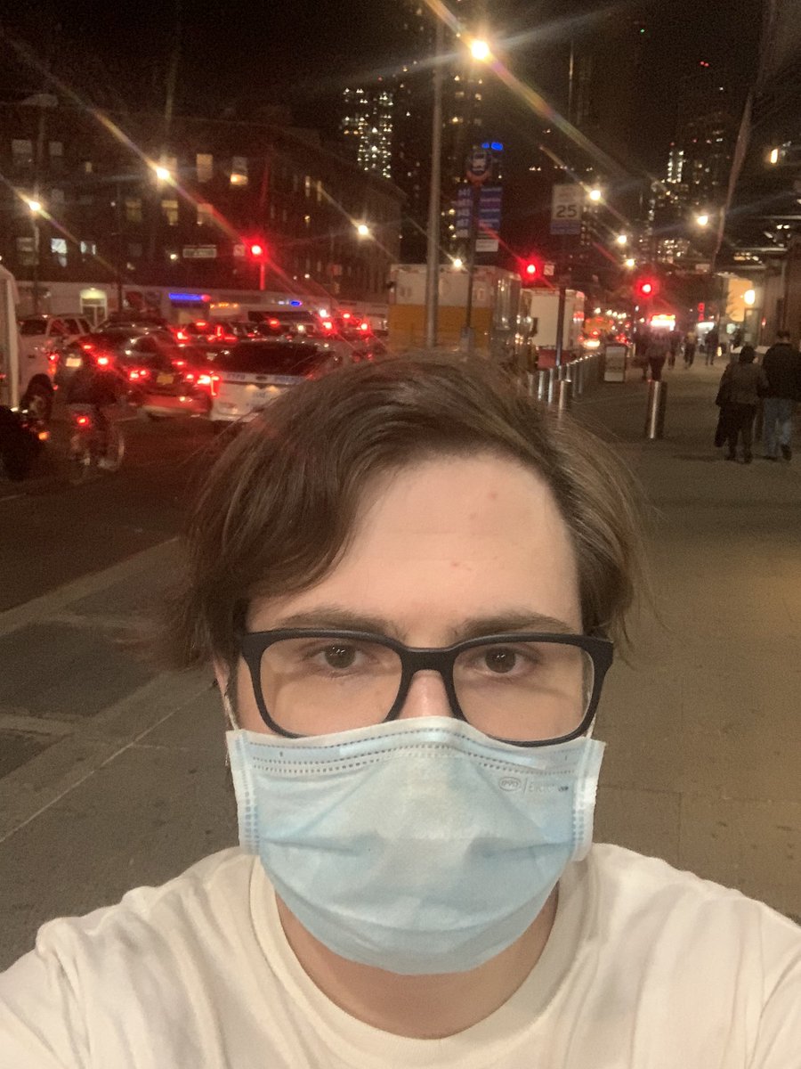 HotSecondQt's tweet photo. HOT SECOND - ITEM #103 - red light  #BRtheGreatHunt https://t.co/UAOIMZm6xj