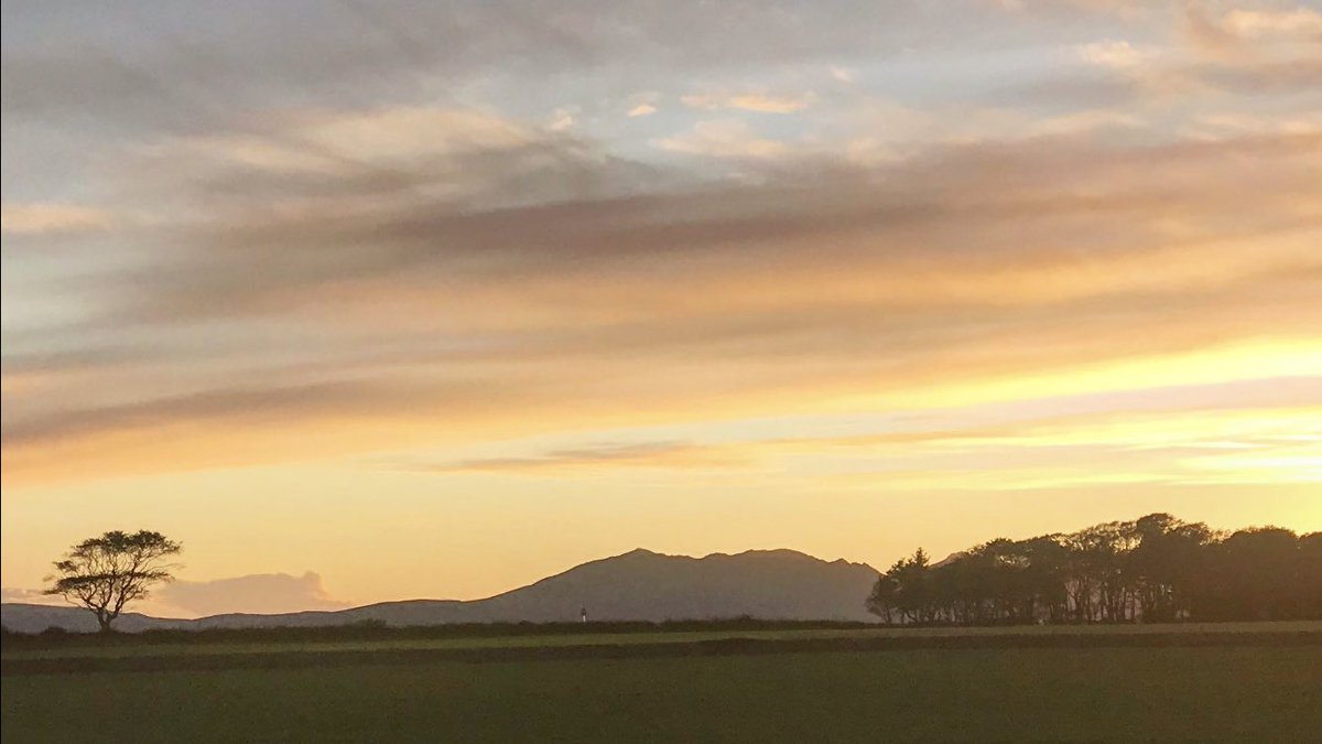 CalumCorral's tweet photo. A picture from my cycle home tonight #cycling #Arran #coig #localinvite https://t.co/567qhRvDda