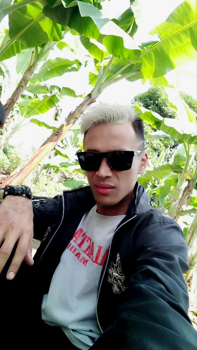 RikyMalingping's tweet photo. Jalani hidup ini dengan apa adanya 😎 https://t.co/O9PWf56BGk