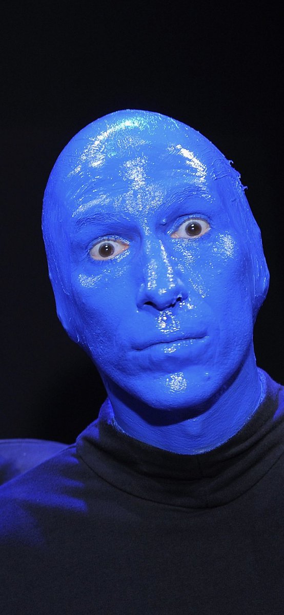 голубое лицо. стражи галактики синий чувак со стрелой. блю мен групп. голубой дядька. голубой дядька.