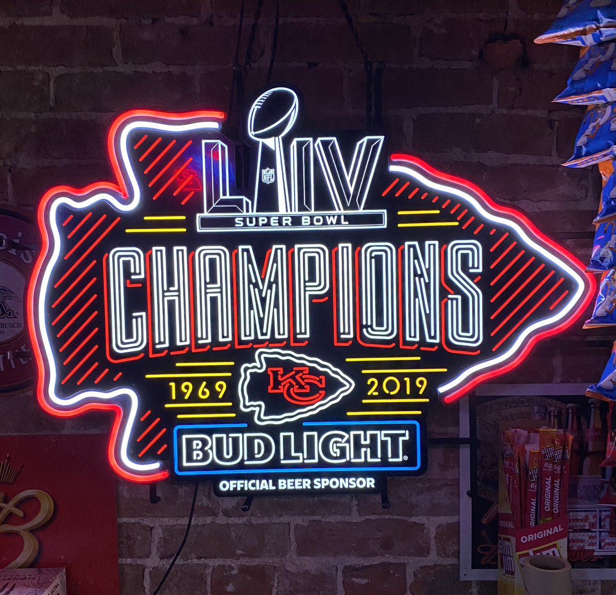 SharkeezLS's tweet photo. That new neon feeling!                  
#WorldChamps #RunItBack #ChiefsKingdom #budlight https://t.co/5kuEP7k2bm