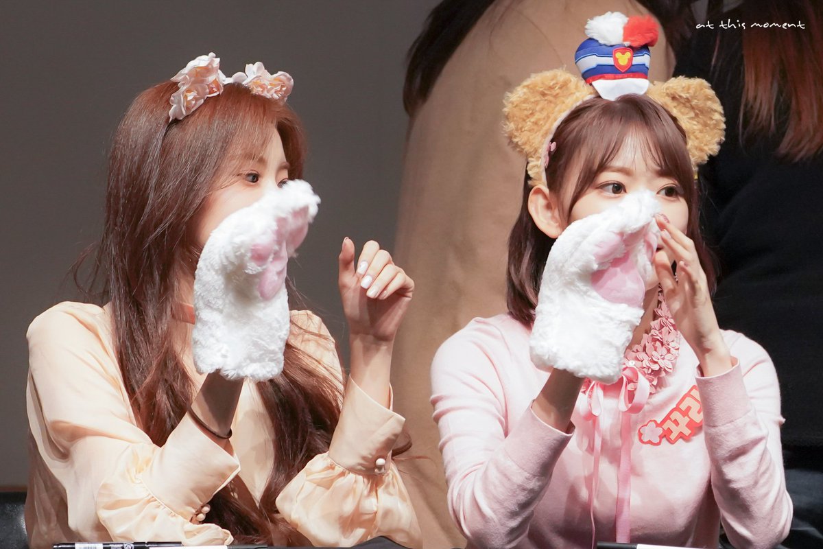 KimChaeWon21's tweet photo. 181102 COLOR*IZ 1차 팬싸인���
#아이즈원 #IZONE #アイズワン
#🐰🌸🐹🐥🐶🧚‍♀️👑❤🍑💚🐸🕊🌈 https://t.co/c5zL9lVZXm
