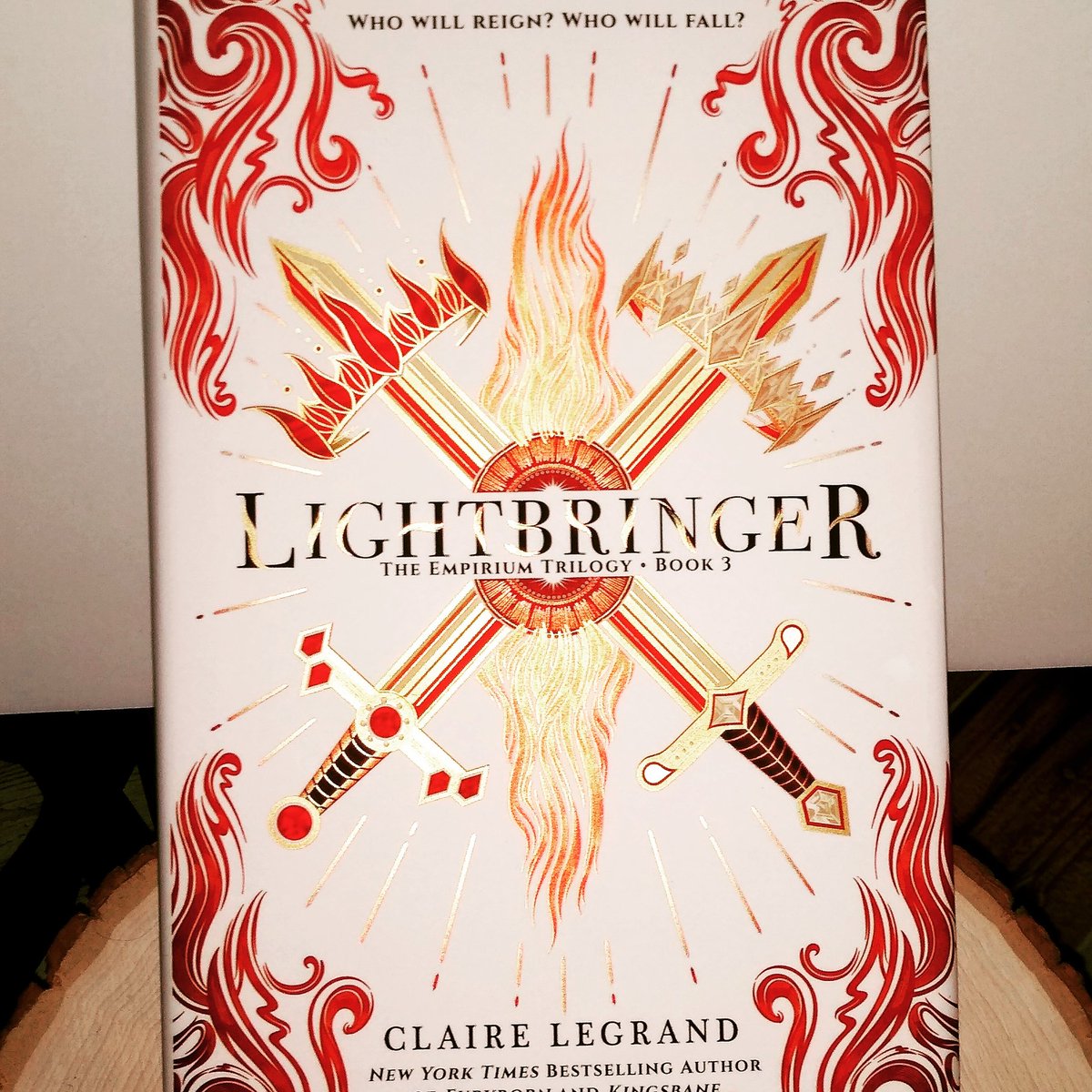 tig18966's tweet photo. Look what just came almost three weeks before the official release date!!!  I can't wait until my day off next week to read the final book in this trilogy!!!  #clairelegrand #furyborn #lightbringer #sourcebooksfire https://t.co/1weywSuj1U