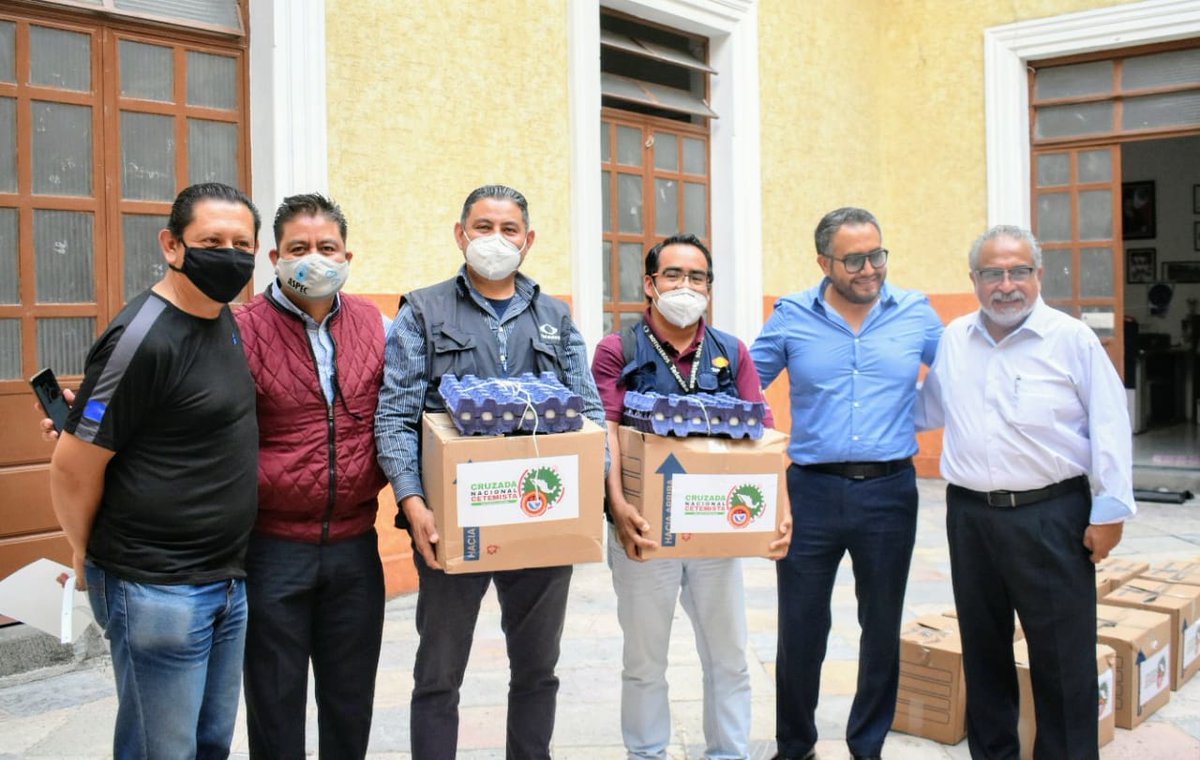CTMPuebla's tweet photo. Nuestro Estimado Amigo @vparedes11 Presidente de la Asociación de Periodistas🖥️📸🎥🖋️@ASPEC_AC Gestionó Apoyos Alimentarios para sus Compañer@s. Continuando con la CRUZADA NACIONAL CETEMISTA  que Encabeza en  Todo el País🇲🇽 Nuestro Líder Nacional Don @CarlosAceves_ 🇲🇽 https://t.co/Vn53oMM1O9