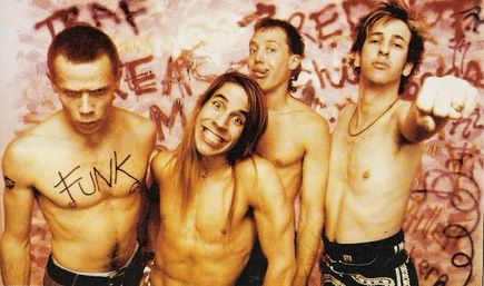 Classic Rock In Pics on Twitter: "Red Hot Chili original line-up - Anthony Kiedis, Jack Irons and Hillel Slovak, 1983. https://t.co/mTTAmJPYDQ" / Twitter