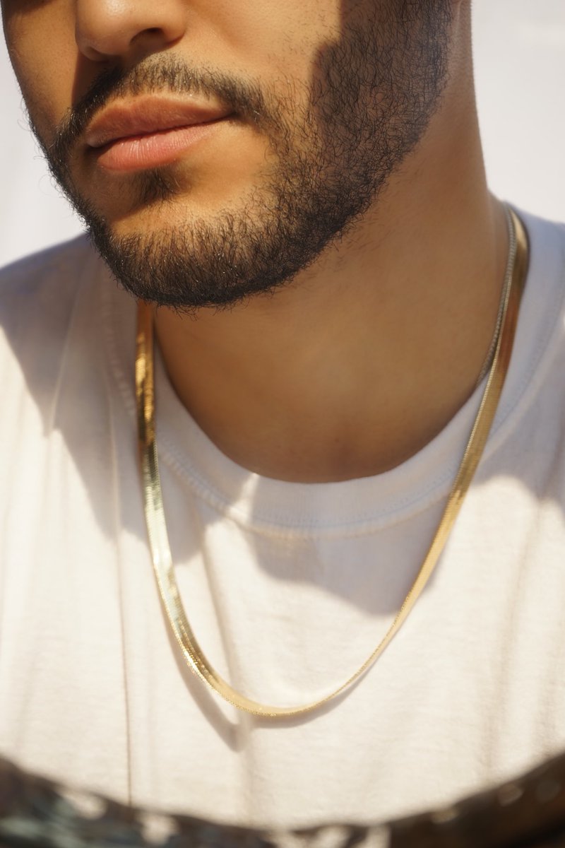 Only a few “Miguel” Thin Gold Chains left so get one before they’re gone using code “Save20” for 20% off your order! #malejewelry #smallbusiness #latinaownedbusiness