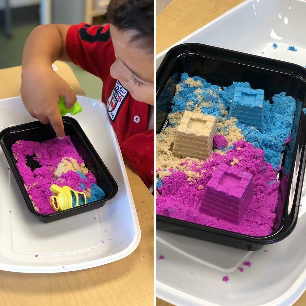 jacq_u_tan's tweet photo. This was a messy kind of fun today. My little loves enjoyed playing with their personal sensory bin. Something about the #kineticsand is down regulating and soothing. #createspacesforlearning #learninginroom130 #kindergarten https://t.co/GMmnVGZkvP https://t.co/grSJ6Y7u1j