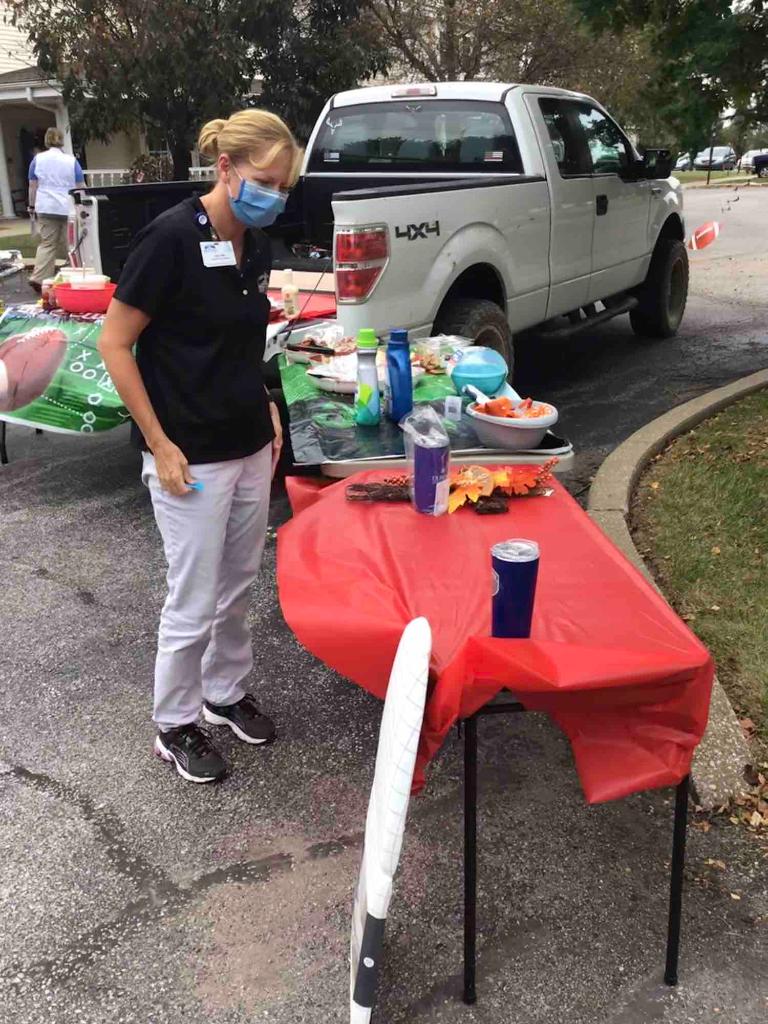 RiverPointeHC's tweet photo. Monthly ER3 with a tailgate party celebrating employee recruitment, recognition, &amp; retention! #ER3 #GPTW #GreatPlacesToWork @Trilogy_Careers https://t.co/pCczrch1is