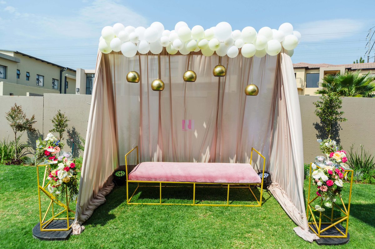 nonoevents's tweet photo. #PyramidGazebo
#Celebrations
#BlossomWithMoozlie
#CruzInFullBloom
#Photobooth #Deco
#NonoEvents @nomoozlie @DJZinhle https://t.co/zVmf2MN5js