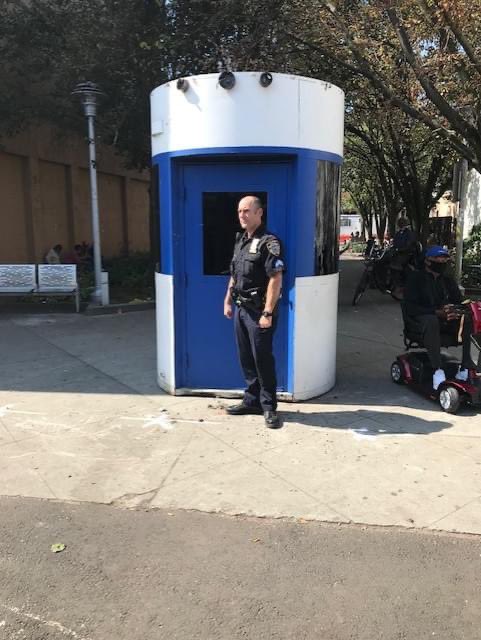 NYPD101Pct's tweet photo. Today, in a Collaborative Effort with #RDRC #ValerieStevens, #DOT, #GJDC, #101Precinct/ #NCOSgtMcGrath &amp; #DetectiveDamico who was instrumental in this achievement. On Beach 20th st. we received a Security Booth, which will provide not only surveillance but deterrence of crime. https://t.co/ugt1C19hkj
