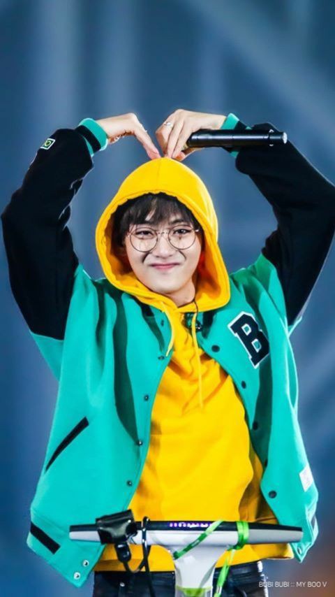 Thread de Bangtan avec des lunettes car c& #39;est la vie