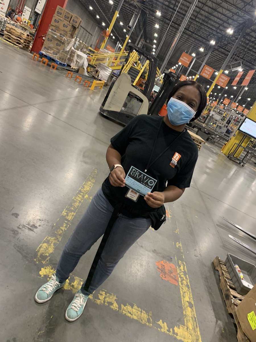 SHolsendolph's tweet photo. Thank you Kinardra for taking care of our people, thank you for giving our new AS John some knowledge about fluid. Thanks for all you do! #BRAVO #teamwork #key1vibes @PaulBTHD @ParrillaJp @LateasaH @HomeDepot5085 https://t.co/ZQ1TR41laY