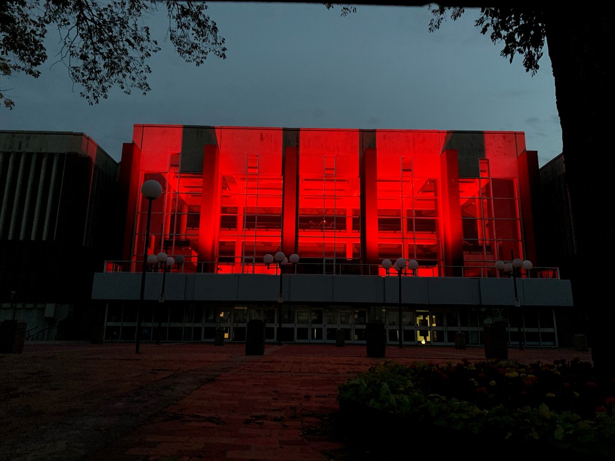 tourism_yqr's tweet photo. Last night venues around #YQR including 📌 @conexusartscntr and 📌 @evrazplacelive showed their support of the live event industry, one of the last to recover from the global pandemic. Here are a couple of photos from the #DayOfVisibility #LightUpLive.

(See you soon!) #SeeYQR https://t.co/VPKvaZXob4