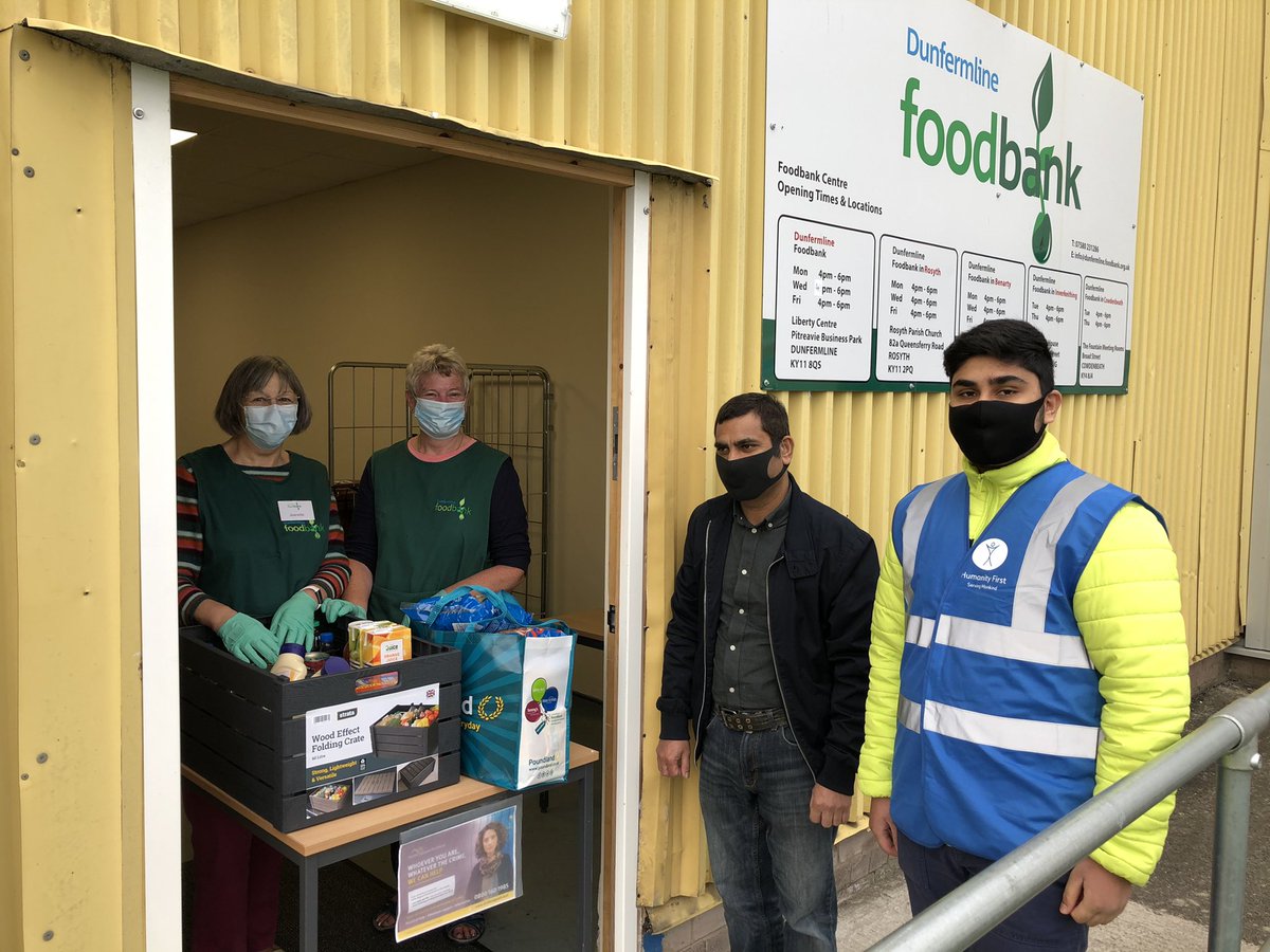 #Ahmadiyya Muslim Community #Edinburgh &amp; #Fife blessed to support @DunfFoodbank. #endfoodpoverty #endhunger #servinghumanity <a href="/HumanityFirstUK/">Humanity First UK</a> <a href="/AhmadiyyaScot/">Ahmadiyya Scotland</a> <a href="/AhmadiyyaUK/">Ahmadiyya UK</a> <a href="/FifeCouncil/">Fife Council</a> <a href="/S_A_Somerville/">Shirley-Anne Somerville</a> <a href="/MKAScotland/">AMYA Scotland</a> <a href="/Ansarullah_UK/">Majlis Ansarullah UK</a>