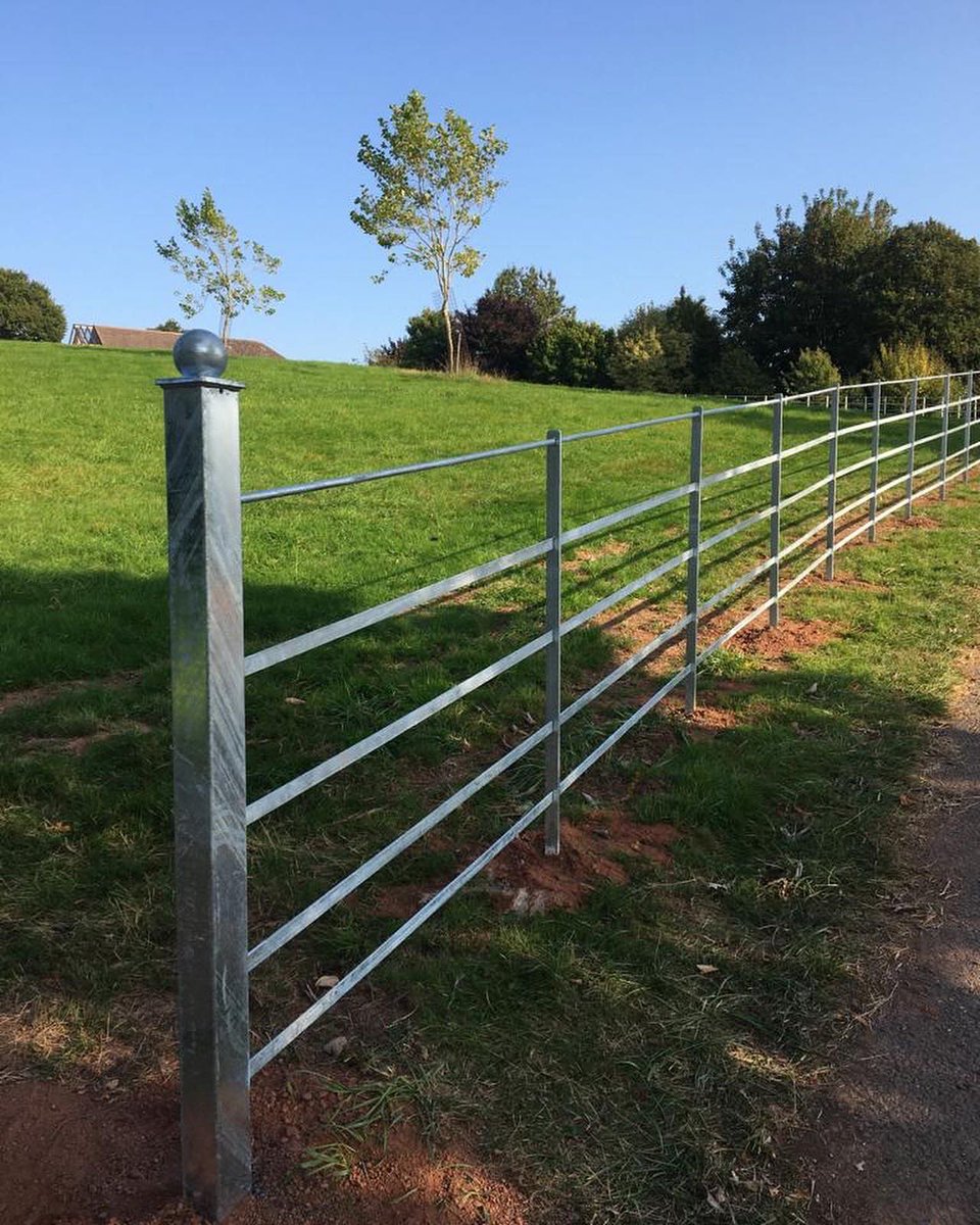 AWBMetalwork's tweet image. Gate posts going in 👍🏽 #blacksmithing #fabrication #engineering #handmade #fencing #gate #posts #installation