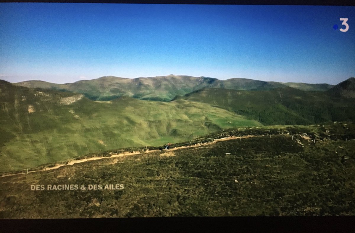 FJELL_MUNKEN's tweet photo. Spéciale dédicace au @Trail6Burons en cette soiree Auvergne et Cantal sur @drda_officiel https://t.co/qnl0rBWvJ8