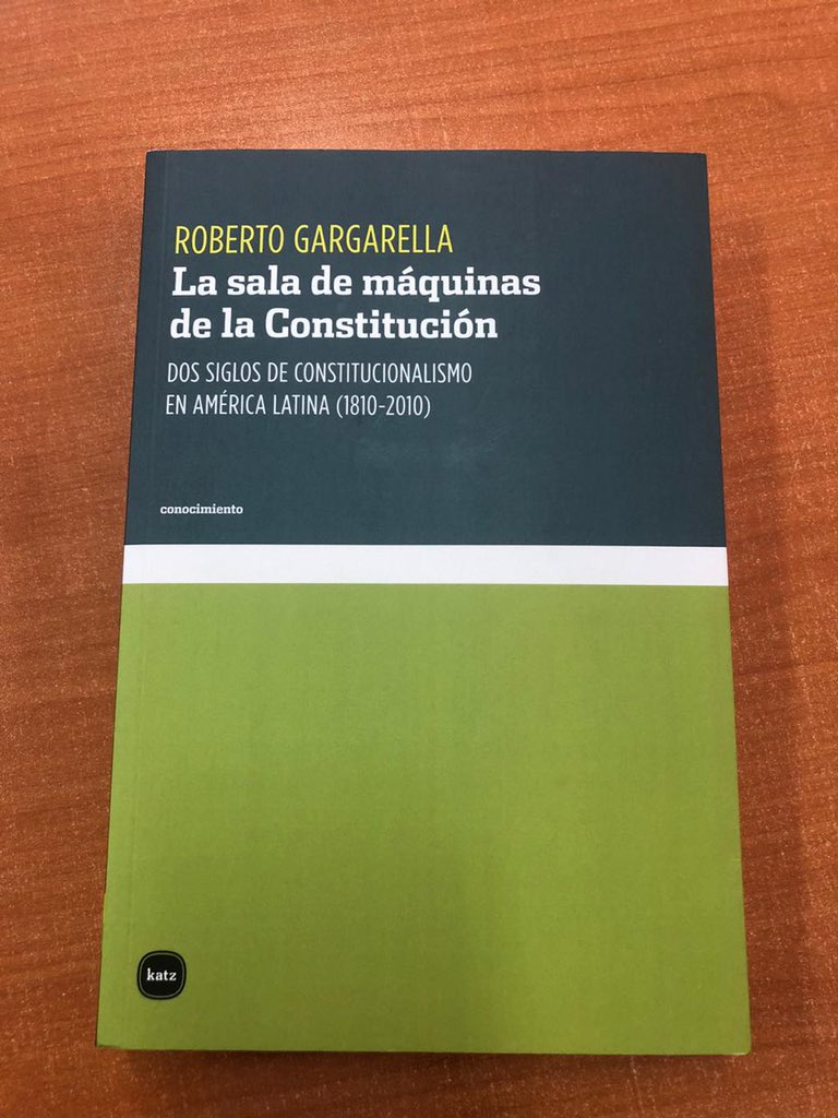 javierascado's tweet photo. Después de tanto batallar por fin consigo esta joya de libro de @Rgargarella #Gargarella #constitucionalismo #culturajurídica https://t.co/zniRv8newU