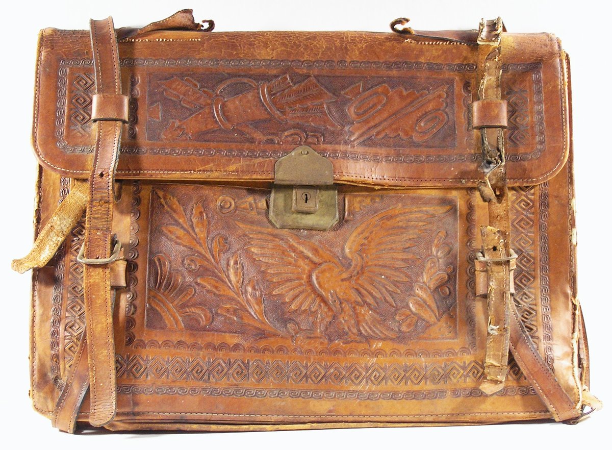 countrymusichof's tweet photo. On New Year’s Eve, 1952, this briefcase rested on the Cadillac floorboard, near Hank Williams’s feet, as his life slipped away. It contained four notebooks of unrecorded and sometimes unfinished songs, their promise and poetry lost to the ages.

More: https://t.co/4xtPWNEK1v https://t.co/w1pVrqYnO6