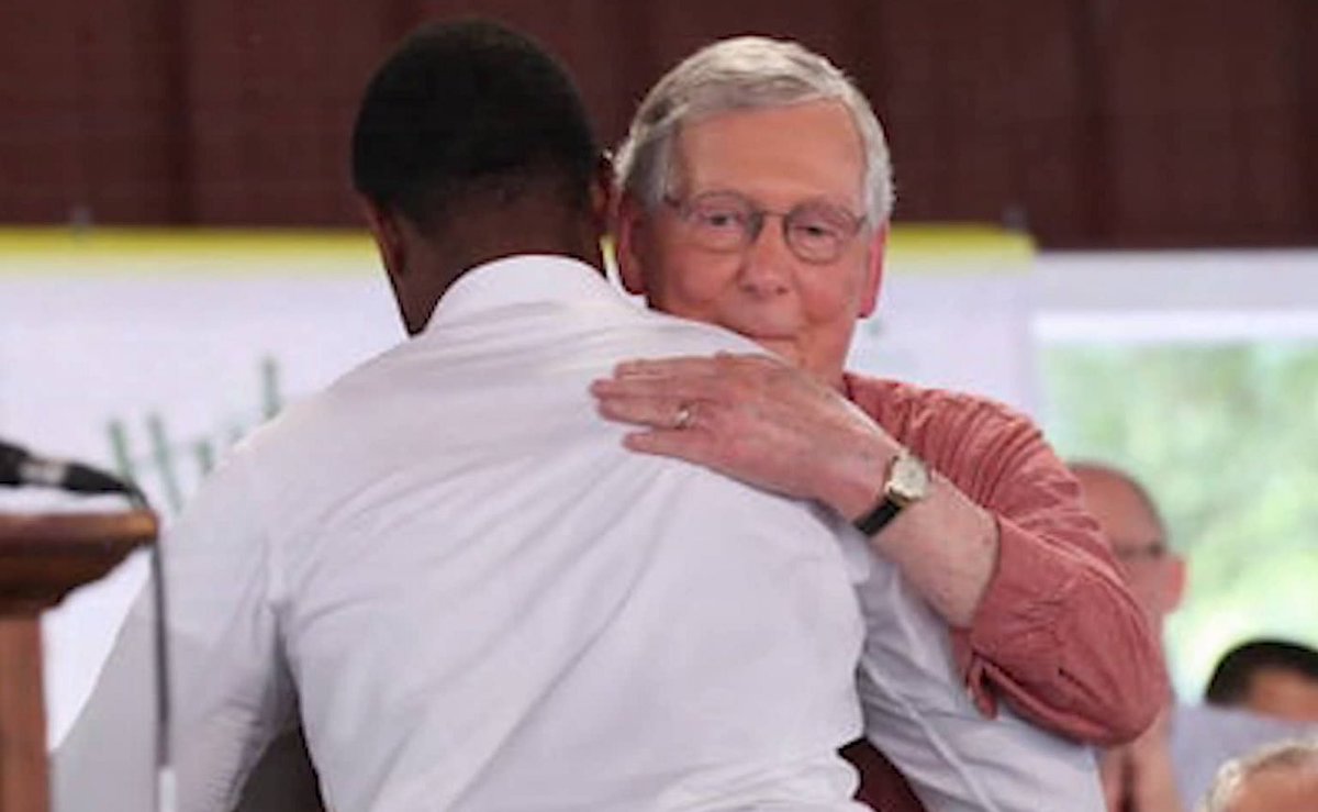 GreggHoush's tweet photo. Another important reminder:

Kentucky Attorney General @DanielCameronAG is a Republican, was endorsed by Trump, and is/was Mitch McConnell’s protege.

So if you expected anything good to come from Cameron, you were sadly mistaken. #BreonnaTaylor https://t.co/JILGgaQydm