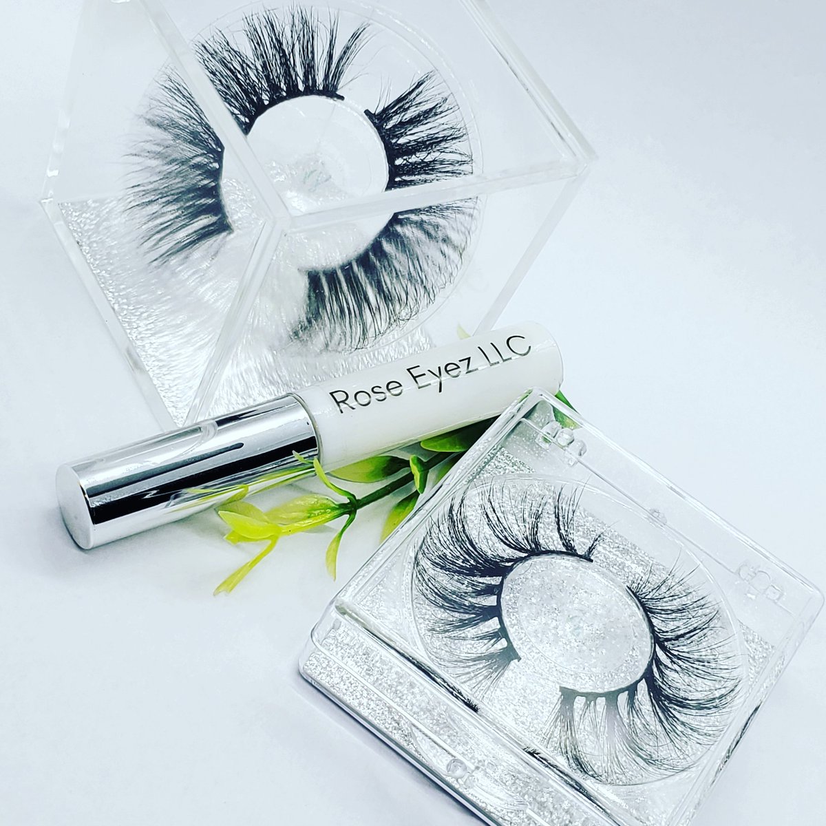 rs_bc1's tweet photo. ‼️REMEMBER‼️⤵️
👉🏾 To have 100% Confidence 👉🏾 Includes 50% Self Love & 50% #minklashes 🌹❤
✴Shop 🛒our #variety of #lashes TODAY ✴
#roseeyezminklashes #realminklashes #minklashesatlanta #customlashpackaging #lashbabe #wholesalevendor #texaslashes #sunflower #lashcrush https://t.co/5ANJ2gTvSs