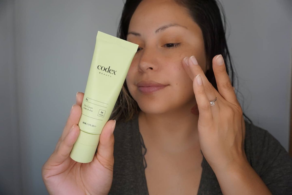 LeidyKaraiscos's tweet photo. 💆♀️💆♀️💆♀️💆♀️ #mycodexbeauty #contest #complimentary @codexbeauty @Influenster https://t.co/dRzWiez8z9