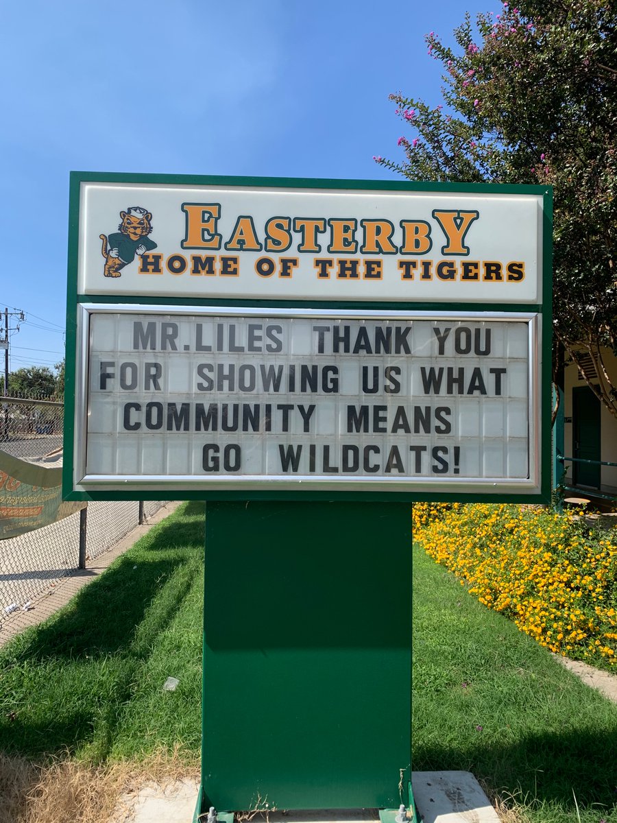 Thank you Mr. Liles for all you have done for our entire community.  💙💛<a href="/SHSregion/">Tim Liles</a> <a href="/fresnounified/">Fresno Unified</a>  #beproudofwhoyouareandwhatyourepresent