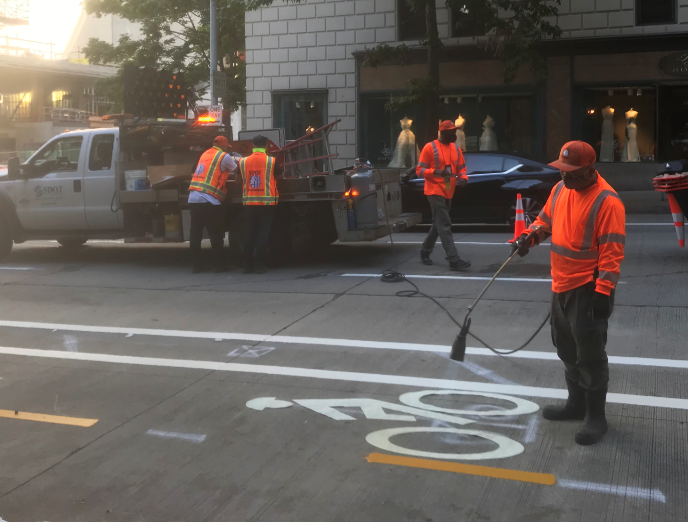seattledot's tweet photo. Downtown Seattle just got easier to get around with new #4thavepbl!!! 🚲 🛴🎉
Thanks to our awesome crews the first phase b/w Pine & Madison is ready to go with more to come! @SNGreenways @CascadeBicycle @downtownseattle https://t.co/F1mrcl1bEh