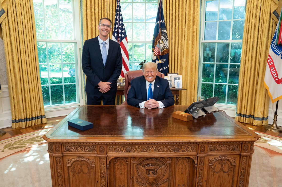 Today in the Oval Office I had a productive talk with President @realdonaldtrump about the necessity of protecting unborn life, supporting farmers in #IA04, and promoting ethanol & biofuels. 

I look forward to delivering results together when I’m in Congress! #FeenstraDelivers