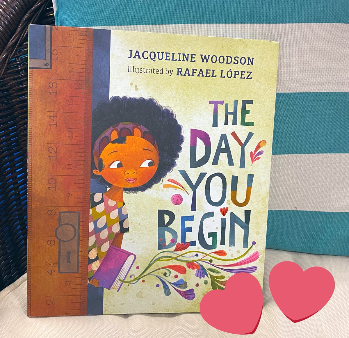 EmilyJoTx's tweet photo. Sharing this wonderful read aloud with my first grade friends today for #startwithhellotisd week β...every new friend has something a little like youβand something else so fabulously not quite like you at all...β ππ€ #funinfirst @owenstylerisd https://t.co/neZ9uvOmsw