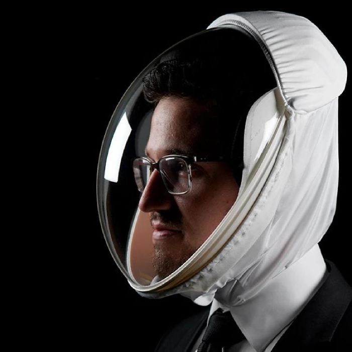 BNKulaviOfc's tweet photo. For those who arenβt so keen on wearing face masks, thereβs a new solution. Called #MicroClimateAir, the new product has caused quite a stir on social media. #ITPhotoblog
What do you think about this ?
#BNKTweetDesk #YourSpace https://t.co/YCUhnLXfIL