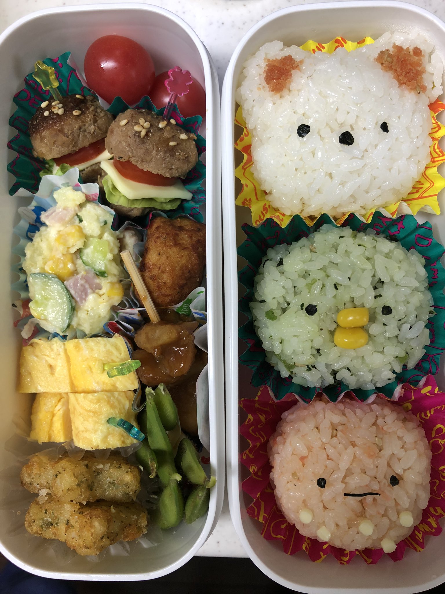 けいせい 今日のメス弁当とdk弁当 Dkのはキャラ海苔切る時間無かったからメスと一緒に すみっこぐらし の弁当 女の子キャラ弁 すみっこぐらし Dkも強制すみっこ ミートボールでハンバーガー T Co Lttgfxnngi Twitter