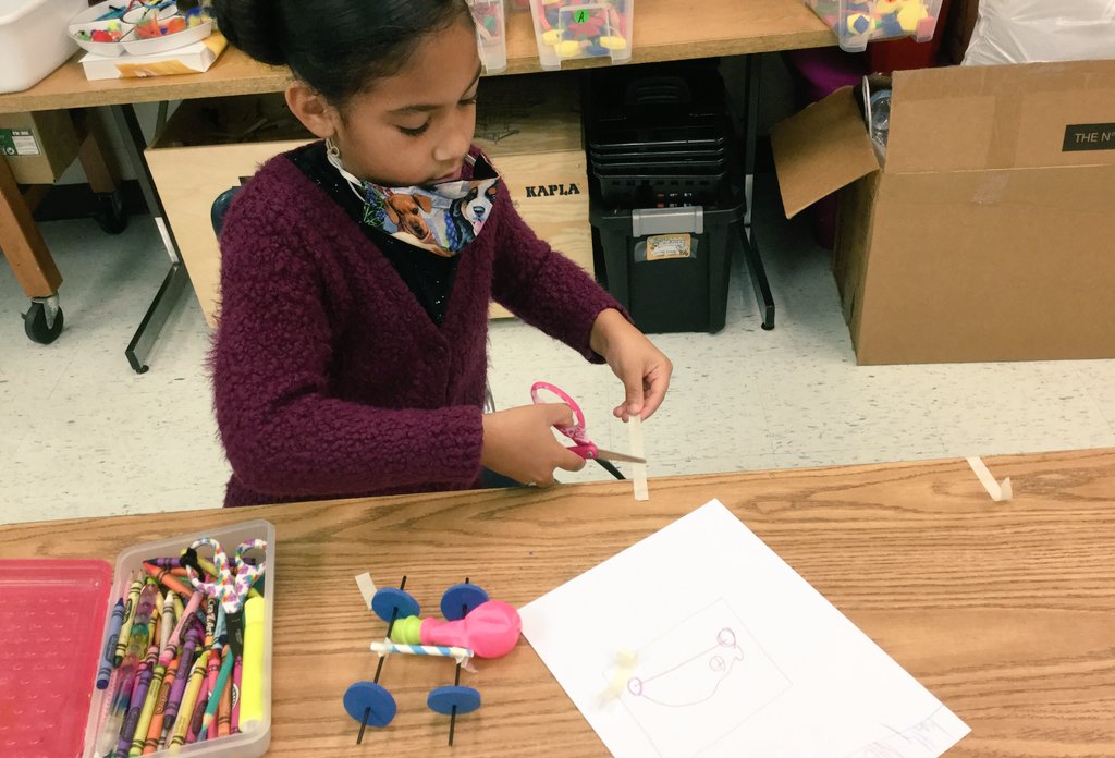 PamHall2inspire's tweet image. 2nd &amp;amp; 3rd grade engineers learn about simple machines, kinetic energy, careers in mechanical engineering, &amp;amp; problem solving. Balloon cars for the win. (They improved design when it didn't travel at least 6'. )😀
#STEMed #engineeringeducation