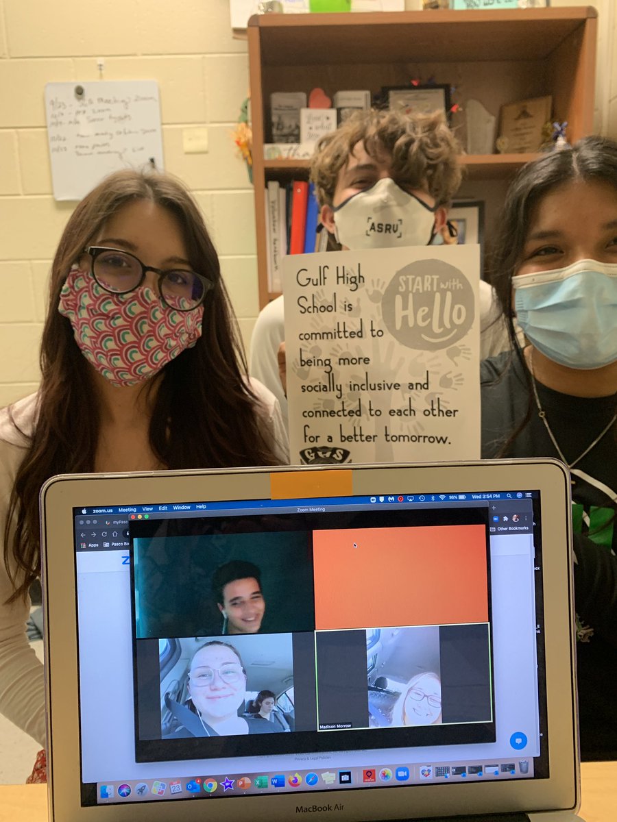 10th grade Student Government Representatives promising to be inclusive of others. <a href="/AnnDonlon/">Ann Donlon</a> #StartWithHello <a href="/gulfhighschool/">Gulf High School</a>