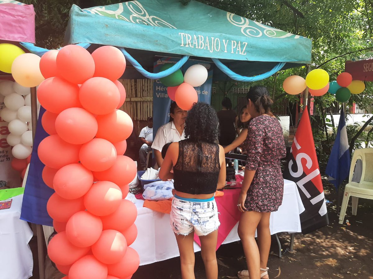 MINIMNicaragua's tweet photo. MINIM realiza  primera Feria Comunitaria  "Mujeres por la Vida" #OrgulloPatrio con familias de la Comunidad La Bolsa en el municipio de Chinandega, destacando los logros alcanzados por nuestro Buen Gobierno en materia de Derechos Humanos, Equidad y  Complementariedad. https://t.co/yxeulHbJ6e
