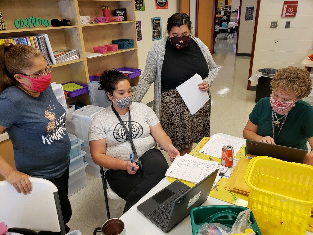ESCRegion20's tweet image. Texas Reading Academies at Poteet Elementary Poteet ISD. 
#orallanguage #vocabularydevelopment 
#scienceofteachingreading