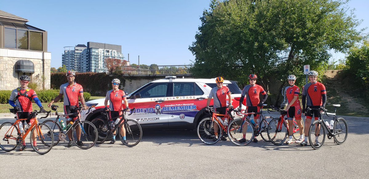 WaterlooCycTeam's tweet photo. What a day. Our team completed 63, 147, or 205km. Big thanks to Doug @CanadianR2R for bringing out the great looking #RidetoRemember SUV and assisting with this morning’s ride. @WRPSToday https://t.co/VwG3vQakoV