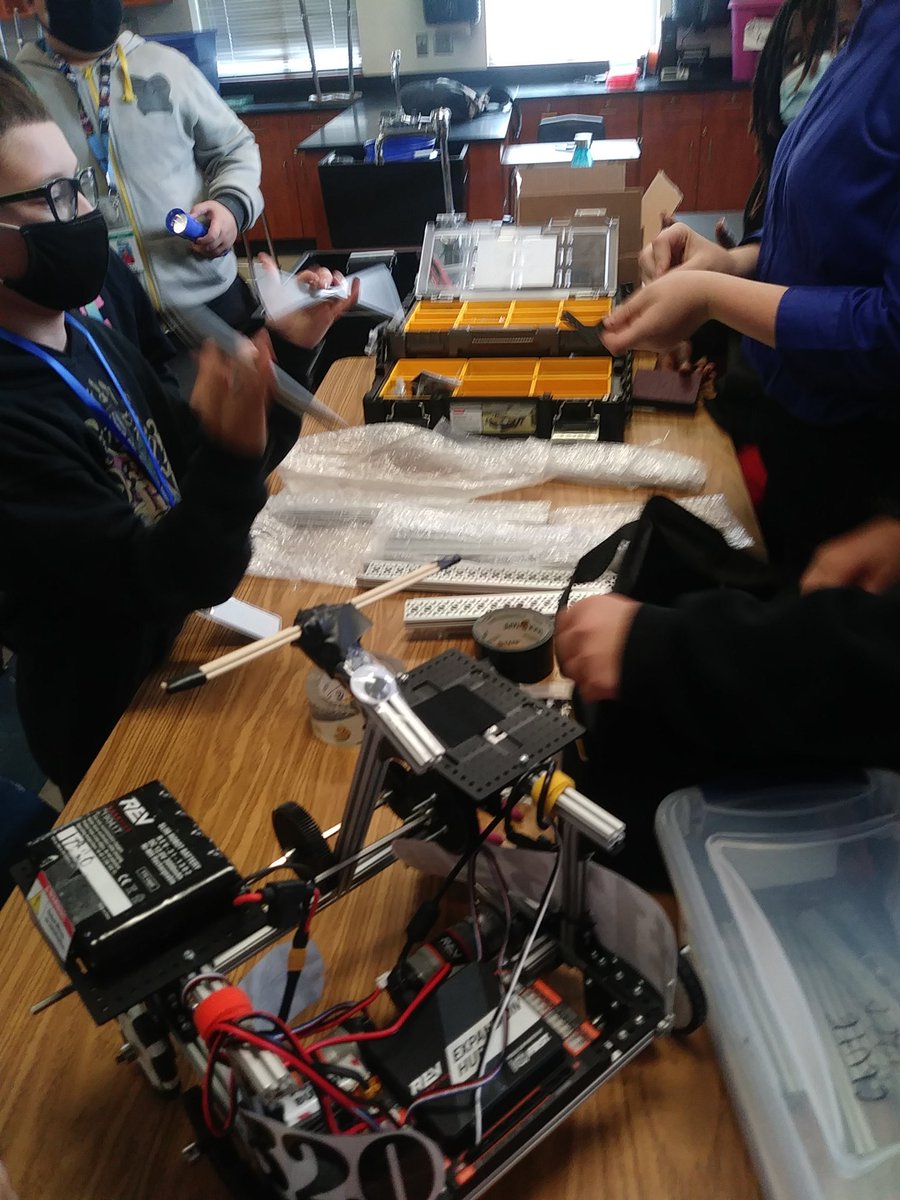 CluteRobotics's tweet photo. @FTCTeams Team 17320 Aries broke into new committe groups today! Coding, Notebook, Design, Build, Finance, Safety. Training the new guys - wow! This team is working hard and safely. Proud of you! @CISCougars 
@tmfulton1 @BrazosportISD @BWoodRobotics @FIRSTinTexas https://t.co/nGNzh9lQQw