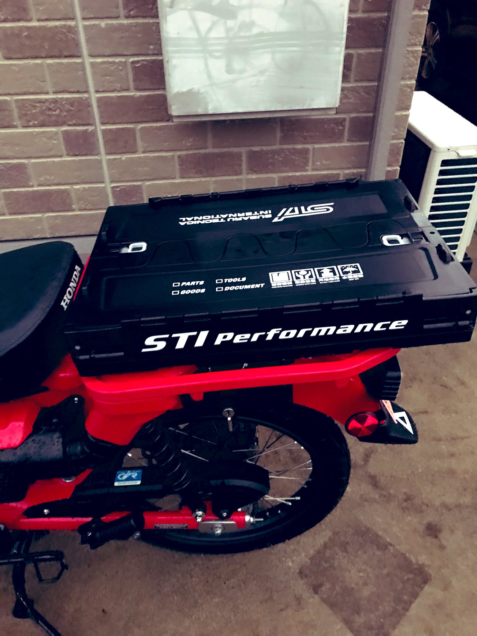 ばちん カブ主 Ct125 折りたたみコンテナの取り付け 実は結構苦戦しました Ct125 ハンターカブ ばちん カブ主 Ct125 折りたたみコンテナの取り付け 実は結構苦戦しました Ct125 ハンターカブ