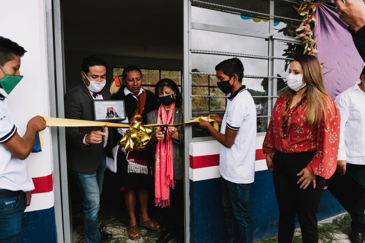 El pasado 23 de septiembre, en la comunidad de Pocolum, Chiapas, se inauguró el MURAL "KOLTAEL" pintado en honor y memoria de nuestros queridos fundadores de Kyäni. Gracias por todo familia Hansen, continuaremos su legado. #CrezcamosJuntos