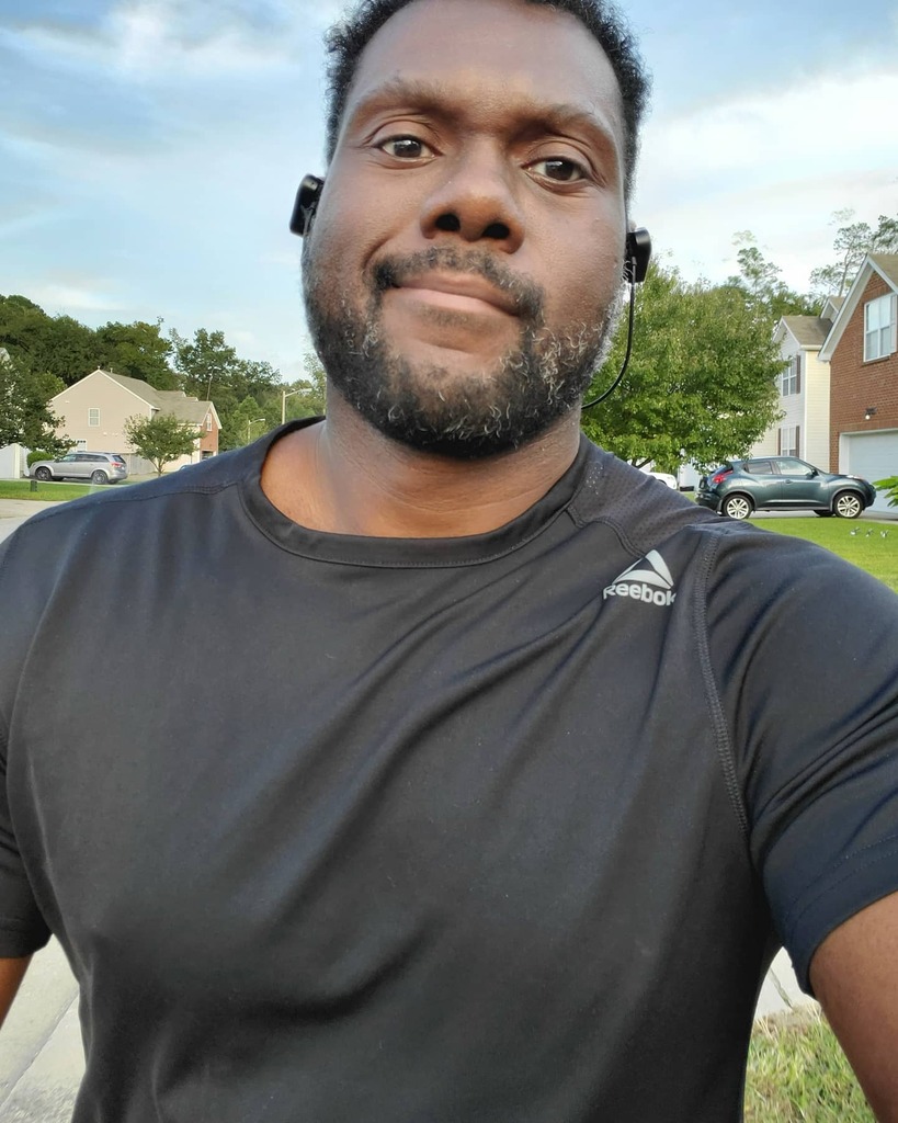 exodus803's tweet photo. My leg still hasn't recovered enough to get back to jogging for cardio and weight loss so long walks it is.
#roadtorecovery #stayactive #keepmobile https://t.co/c2J0jgMhBa https://t.co/r2rkiRQsGu