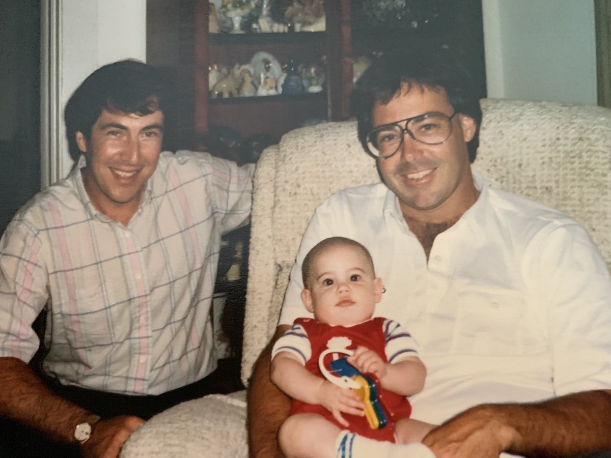 BarbAbramson's tweet photo. @billykrat3 Thought you might get a kick out of this picture - nearly 34 years ago! Waving hello from Nashville! https://t.co/t4fh5WxHav