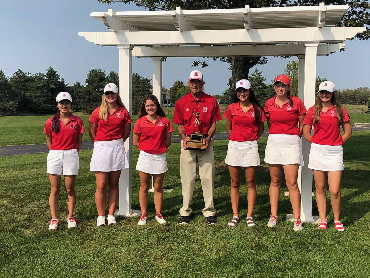 AHS_GirlsGolf's tweet image. 🔵CONFERENCE CHAMPS!!!🔴 Arrowhead won the Classic 8 Conference today with a team score of 310! Jessica led the way with an even 72 (1st place) along with Lauren 76 (4th) Kylie 77 (5th) Kaitlyn 85 (8th) Jada 87 (10th) and Audrey 89 (12th).
