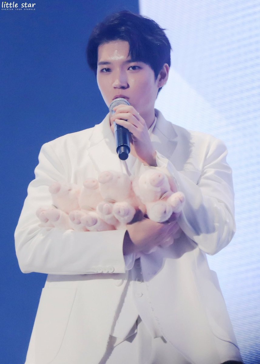 Namu2891's tweet photo. 돼지꿈 꾸게 해주세요🙏 
로또 당첨돼서 서울에서 덕질하며 살 수 있게 해주세요🙏 https://t.co/DEyglk9JuP