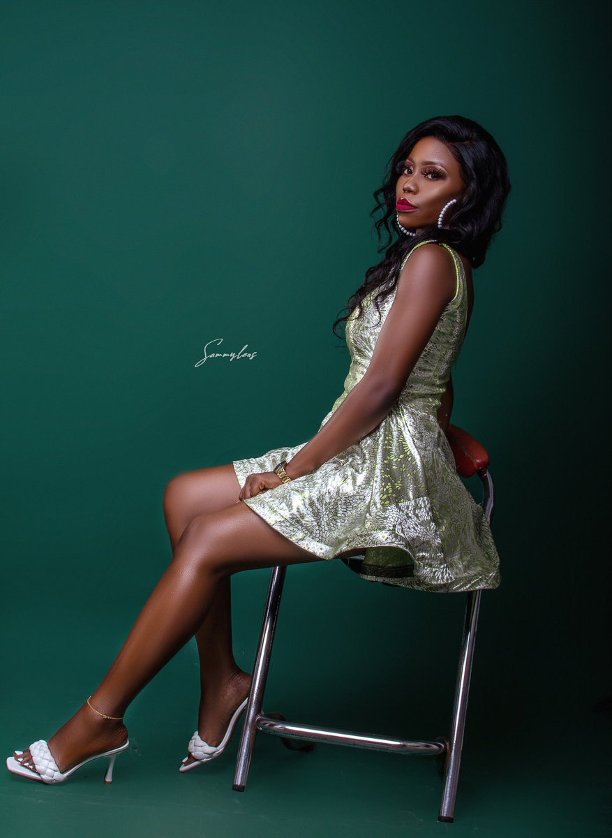 FeliciaEniola's tweet photo. It’s my birthday guysssss 💃💃💃
Say a prayer for me 🙏🏻
#MicrobialTailor https://t.co/geGvMMTQz4