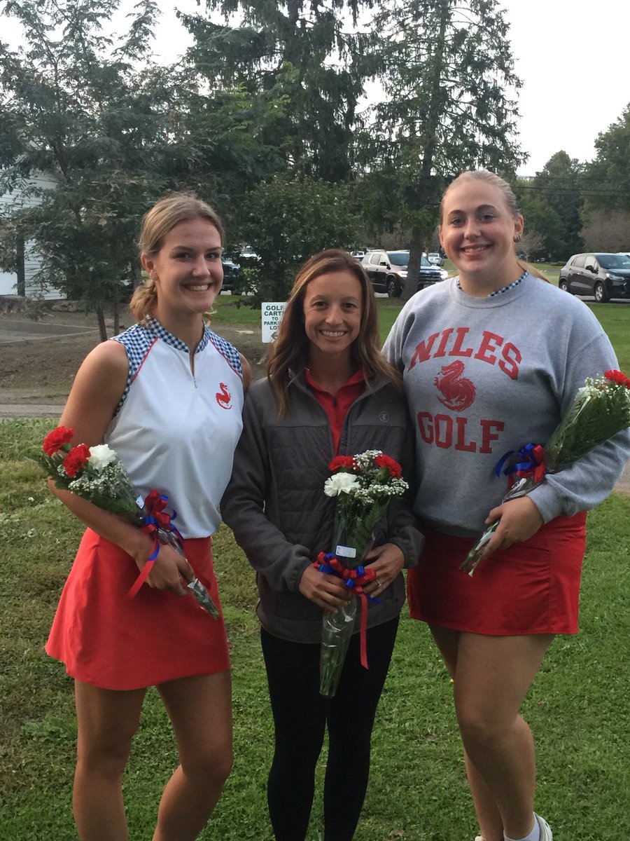 abbeydx25's tweet image. Congratulations to my seniors Miranda and Joslyn! It’s not over yet! ❤️⛳️