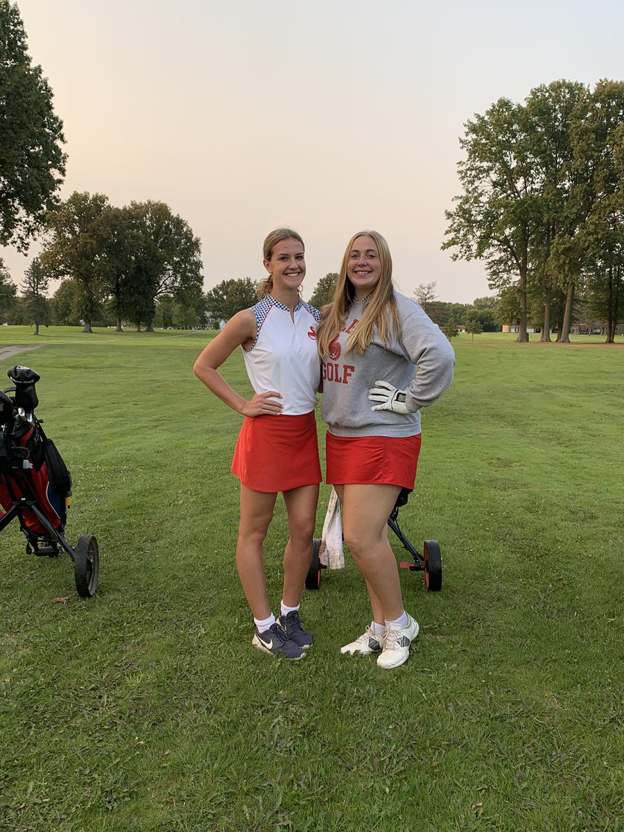 abbeydx25's tweet image. Congratulations to my seniors Miranda and Joslyn! It’s not over yet! ❤️⛳️