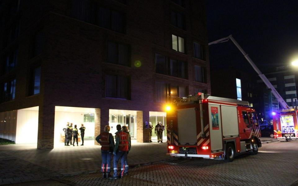 Brandweer rukt uit voor melding bij zorginstelling in Leeuwarden: Bij zorginstelling De Noorderbrug aan de Sixmastraat in Leeuwarden is donderdagochtend brand uitgebroken. De brandweer had het al gauw onder controle...