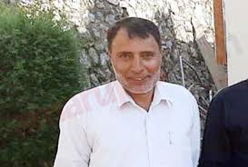 On 6 Aug 48-year-old village council head Sajjad Ahmad Khanday was shot dead near his home at Vessu,  #Kulgam South  #Kashmir. He had multiple bullet injuries in chest and stomach. He was shot with an AK-47. (6/10)