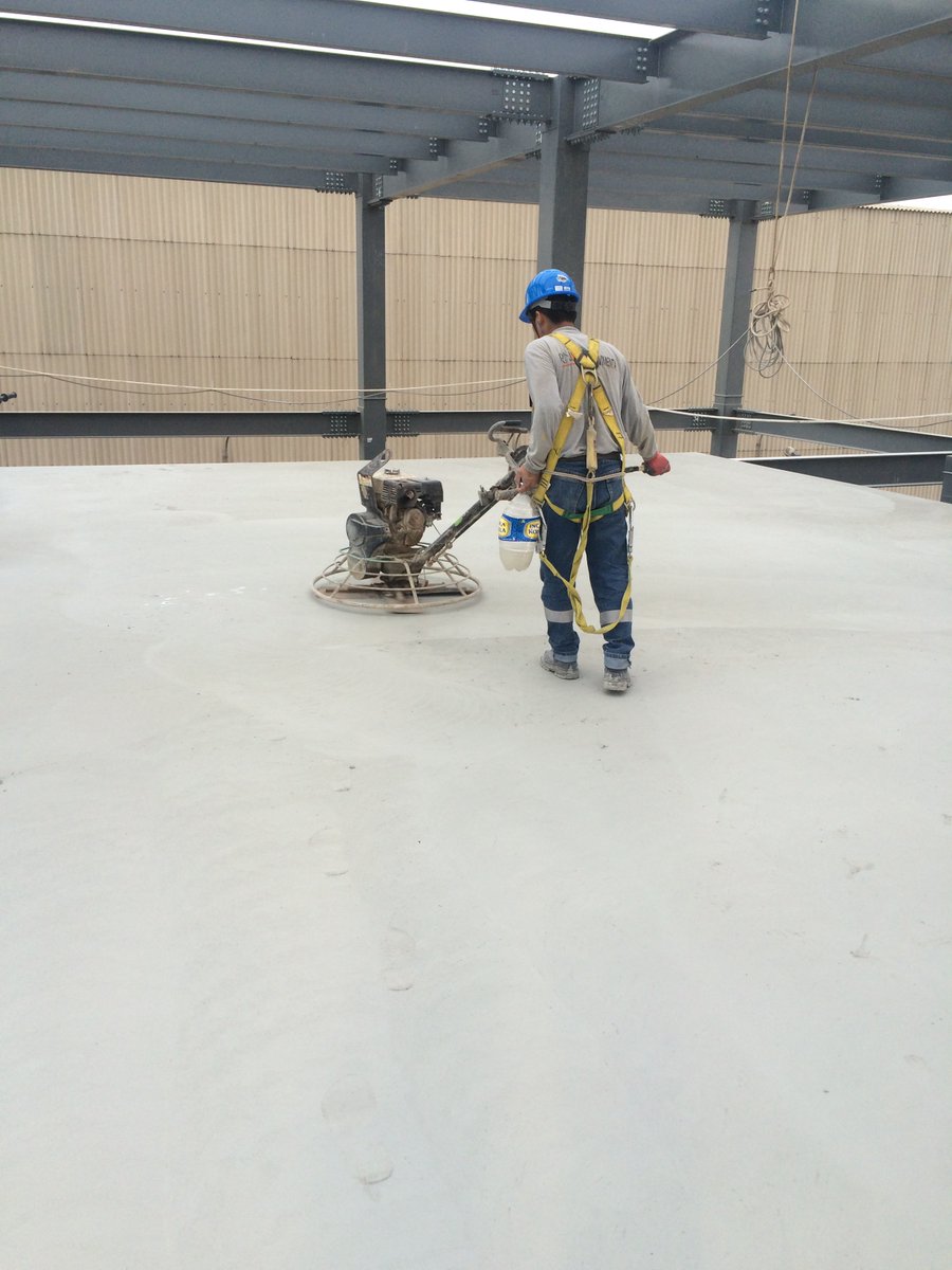 Ejecución de losas de concreto para nueva planta AJINOMOTO, en este proyecto se utilizaron productos <a href="/RCRIF/">RCR Ind. Flooring</a> tales como juntas Permaban Signature® y endurecedor de mineral Qualiroc® que le brindaron la calidad acostumbrada a nuestras obras.
#losasindustriales #centrodeproduccion